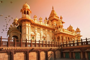 Tempo traveller for Jaipur Sightseeing - Best Luxury Tempo Traveller